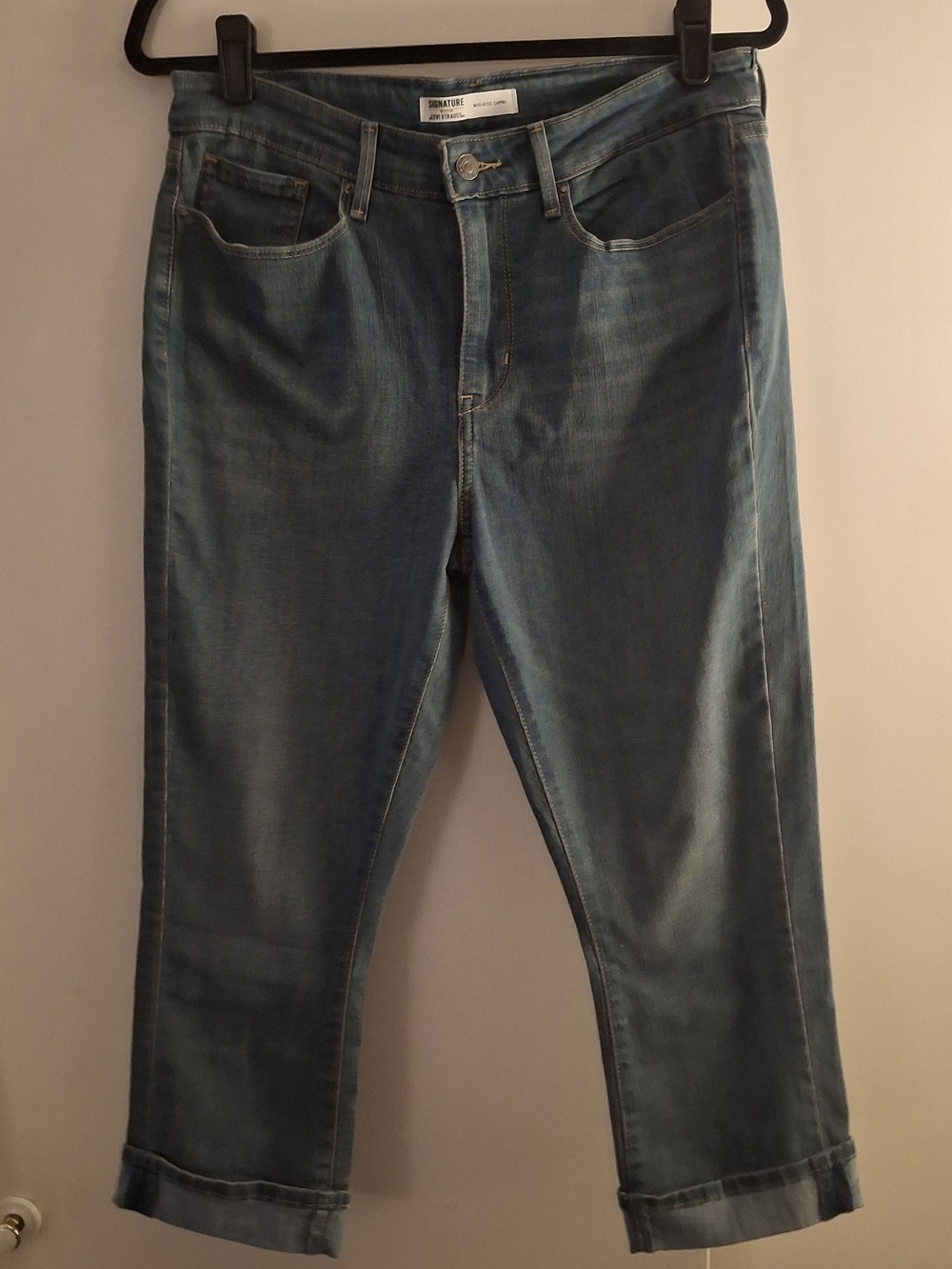 Signature by Levi Strauss Women’s Blue Denim Capris